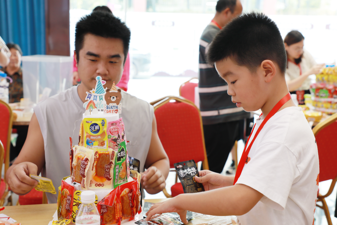 萌娃探班！2025鹽津鋪子員工家人開放日活動正式舉行